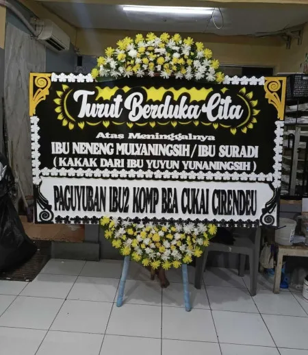 Papan Bunga Duka Radio Dalam
