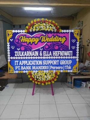 Papan Bunga di Radio Dalam